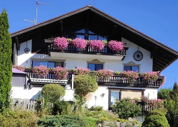 Haus Sonnenhang 1 *