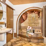 Haus Sonnenhang 1 *
